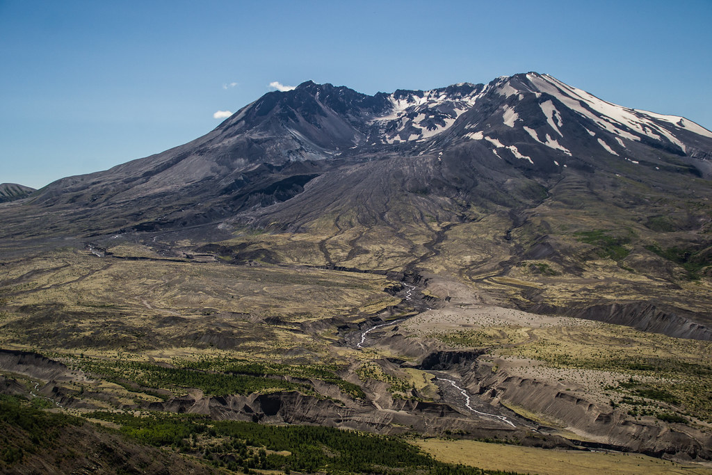 Mount St. Helens volcano trek - Mount St. Helens