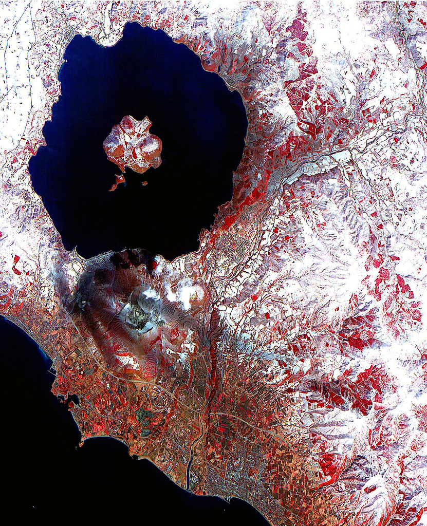 Mount Usu volcano trek - Mount Usu's Ash, variant