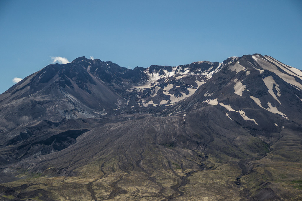 Mount St. Helens volcano trek - Mount St. Helens