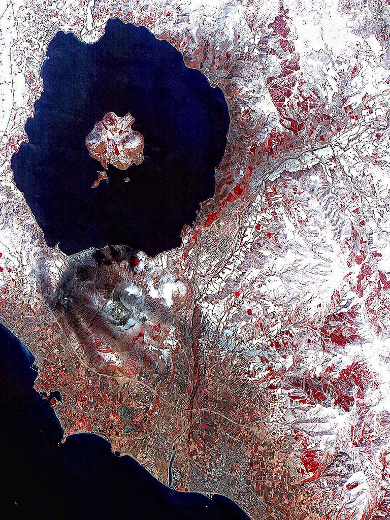 Mount Usu volcano trek - Mount Usu Wallpaper